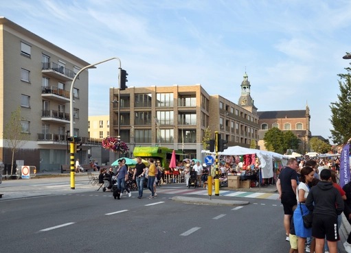 pro.10.harelbeke_perspectief_op_stadblok_en_kerk.webp